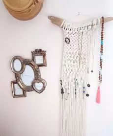 Porte bijoux en macramé
