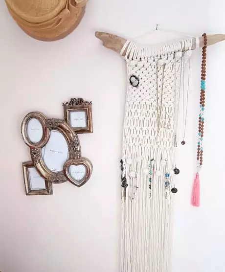 Porte bijoux en macramé